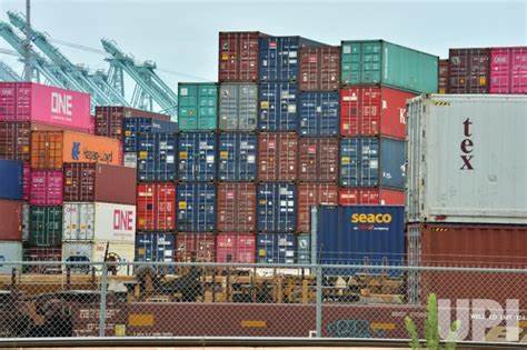 China announces retaliatory tariffs on US as Trump's levies take effect - but Canada and Mexico's are paused - LBC
