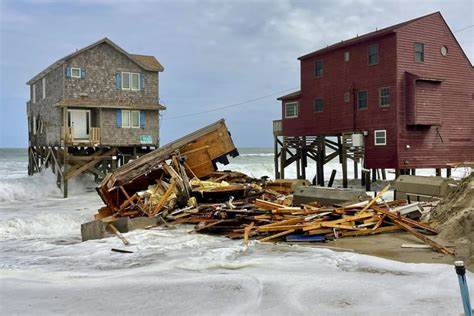 10 homes collapsed into the Carolina surf. Their destruction was decades in the making