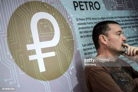 17 Petro Cryptocurrency Mining Farm And School As Maduro Claims Petro Surpassed One Billion In Sales Fotos und hochauflösende Bilder