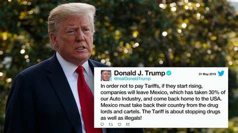 Mexican President Warns Trump's 25% Tariffs Will Hurt Business on Both Sides of Border