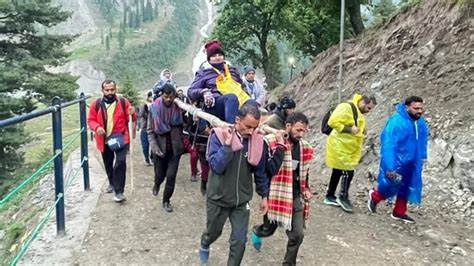 Amarnath Yatra begins, first batch of pilgrims leaves for cave shrine - The Economic Times