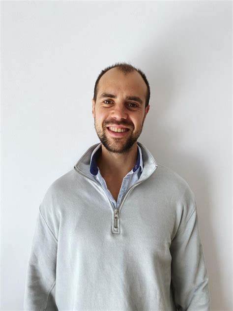 Insider Move? 🤨 - by Juan Aranovich - Unchained - substack.com